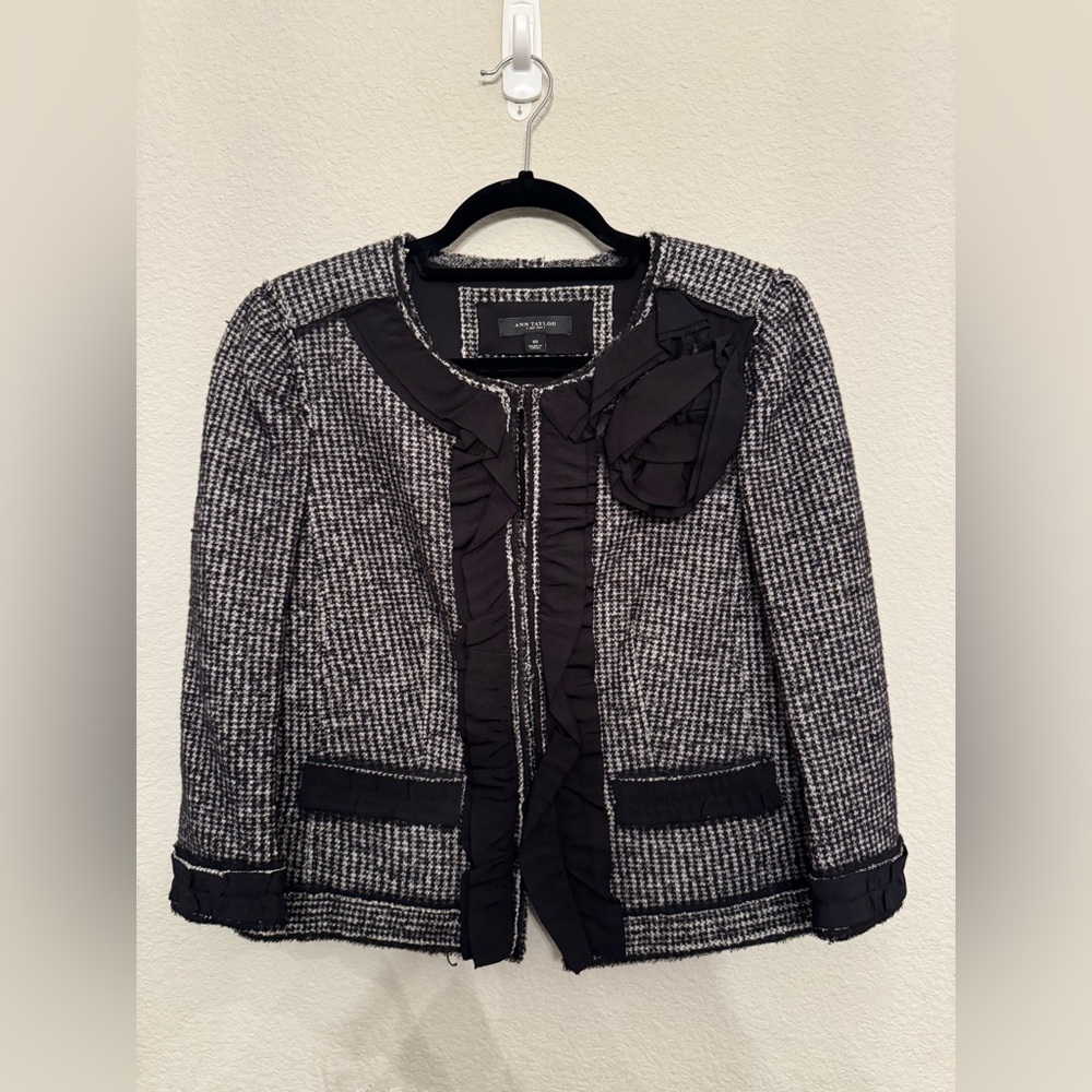 Ann Taylor Black and White Tweed Wool Cropped Blazer